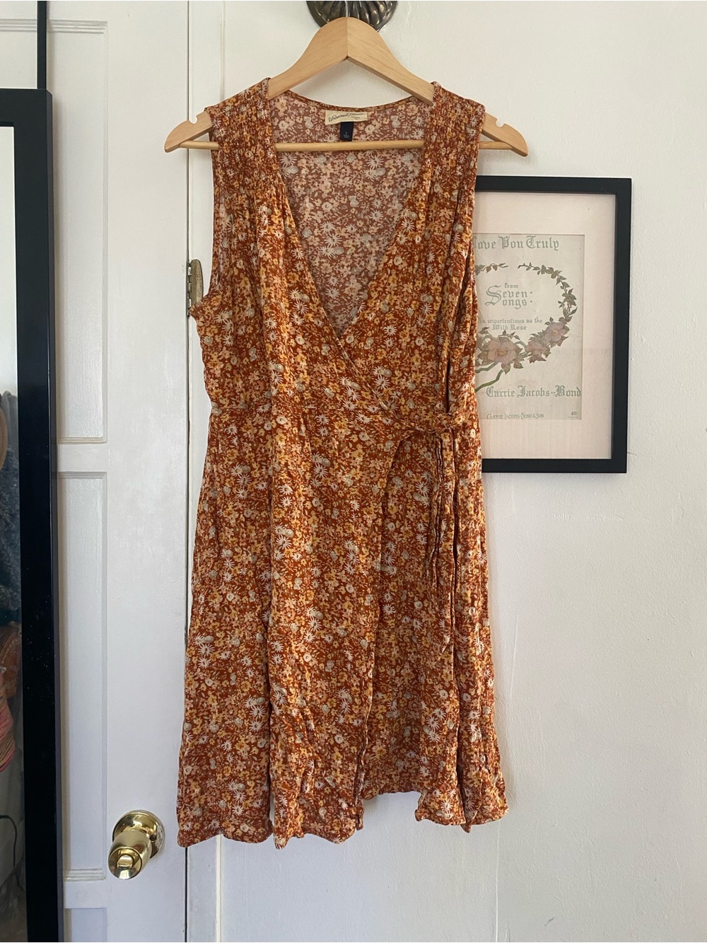 Universal thread Floral sleeveless wrap dress